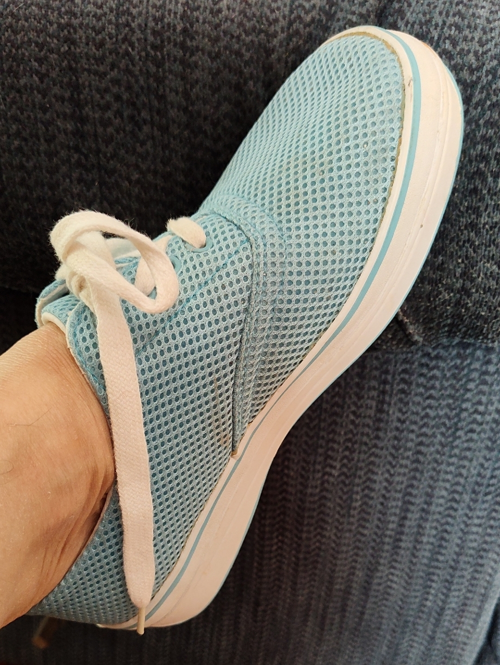 MADNESS BRAND Light Blue Mesh Lace-Up Sneakers Size 8